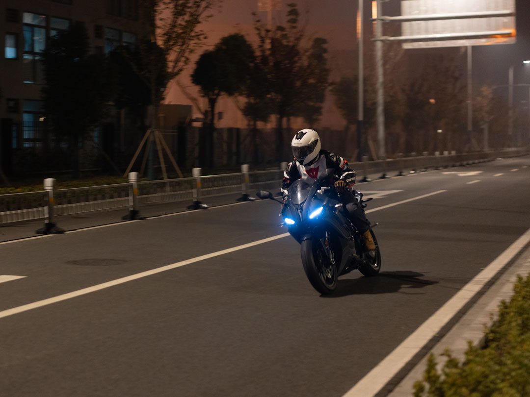 Dritat Elektrike të Motoçikletës The Guardian of Night Riding - Cyclemix