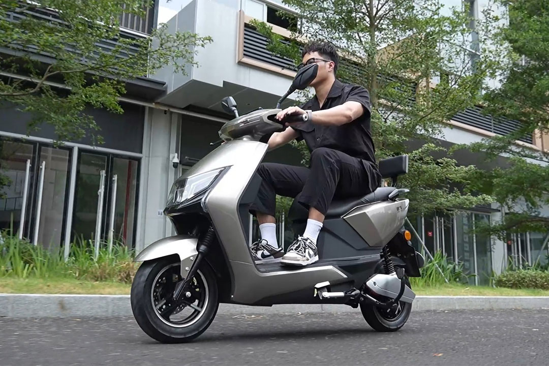Güc və Stil Klassik Qartal Elektrikli Moped - Cyclemix
