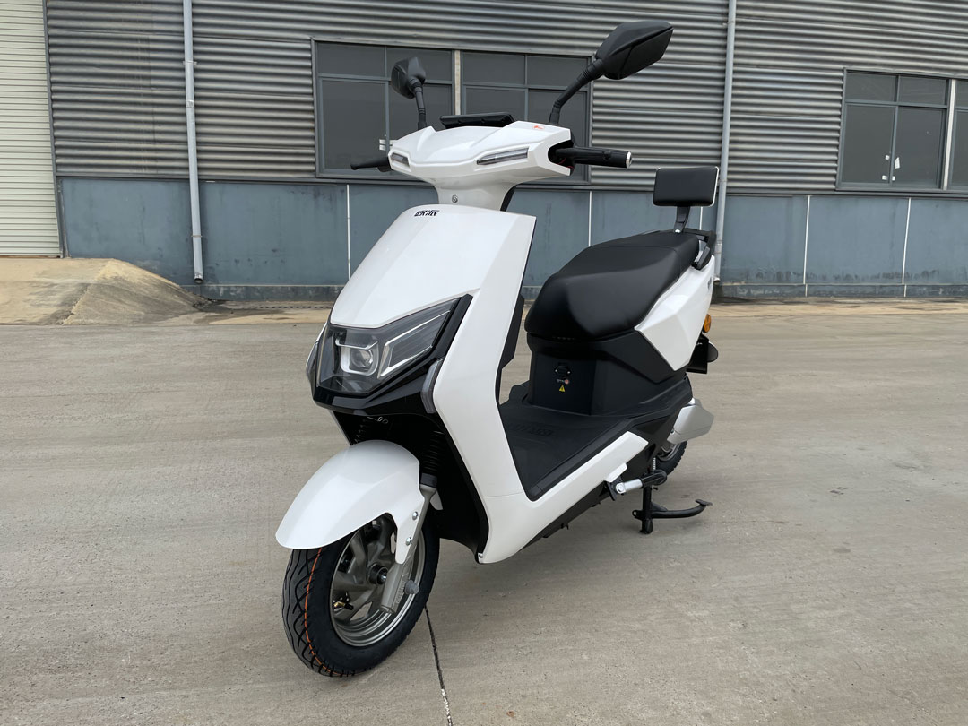 YW-06 predstavuje štýlový a výkonný elektrický moped pre mestské dobrodružstvá - Cyclemix