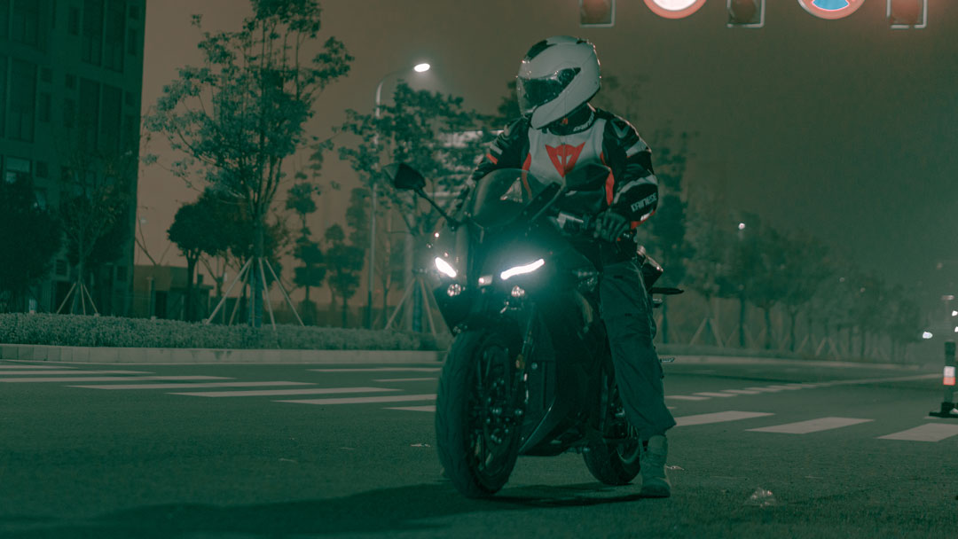 Can You Ride an Electric Motorcycle in the Rain - Cyclemix