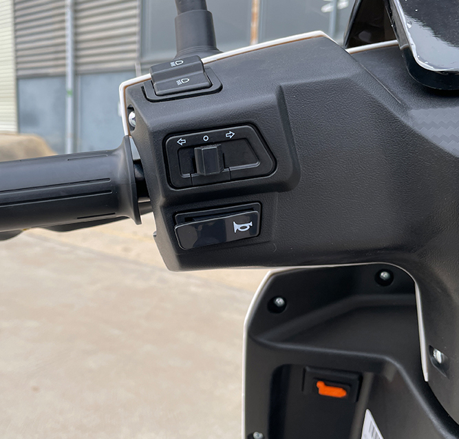 Cycremix eletrix moped Y9-01 nkọwa